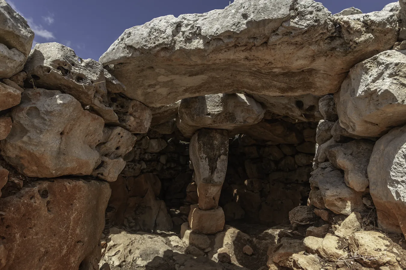 Torre d'en Galmés, Menorca, Minorca, taula, talaiot, talayot, talayótico, talaiótico, talaiòtic, talaiotic, talayotic, navetiform, naviform, navetiforme, naviforme, Cartailhac circle, círculo de Cartailhac, cercle de Cartailhac
