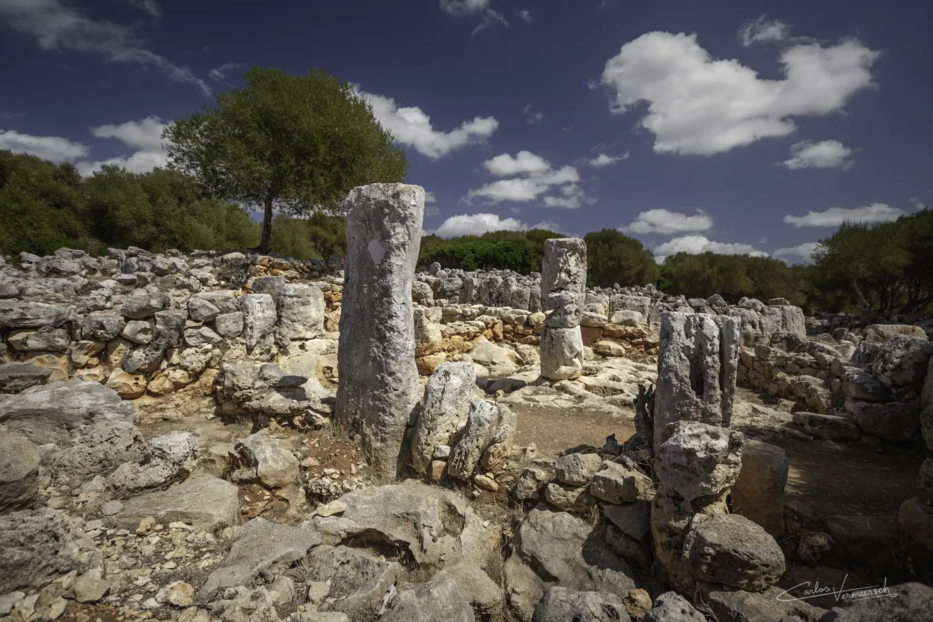 Torre d'en Galmés, Torre d'en Gaumés, Menorca, Minorca, taula, talaiot, talayot, talayótico, talaiótico, talaiòtic, talaiotic, talayotic