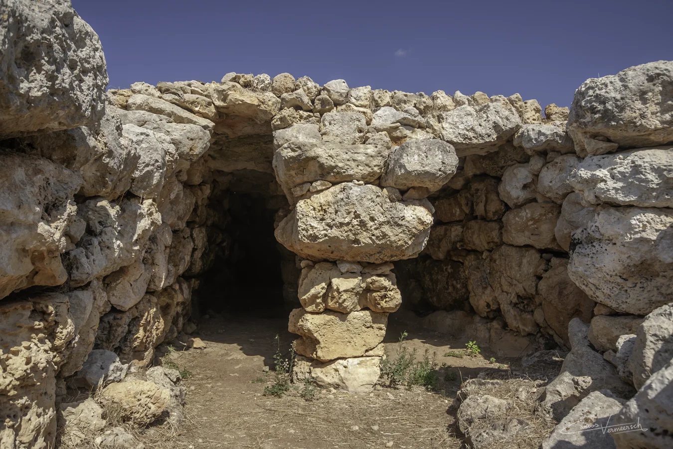 Sa Cova des Moro, Son Mercer de Baix, Menorca, Minorca, talaiot, talayot, talayótico, talaiótico, talaiòtic, talaiotic, talayotic