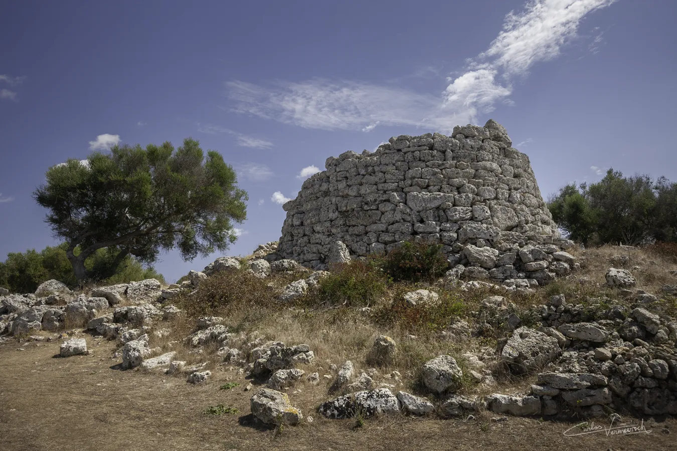 Talatí de Dalt, Menorca, Minorca, taula, talaiot, talayot, talayótico, talaiótico, talaiòtic, talaiotic, talayotic, navetiform, naviform, navetiforme, naviforme, Cartailhac circle, círculo de Cartailhac, cercle de Cartailhac