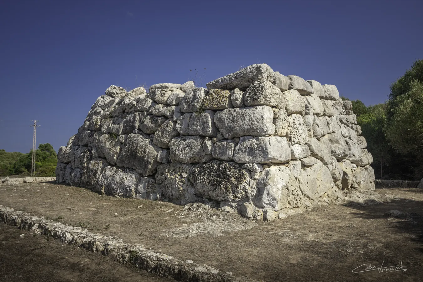 Rafal Rubí, Menorca, Minorca, taula, talaiot, talayot, talayótico, talaiótico, talaiòtic, talaiotic, talayotic, navetiform, naviform, navetiforme, naviforme, Cartailhac circle, círculo de Cartailhac, cercle de Cartailhac