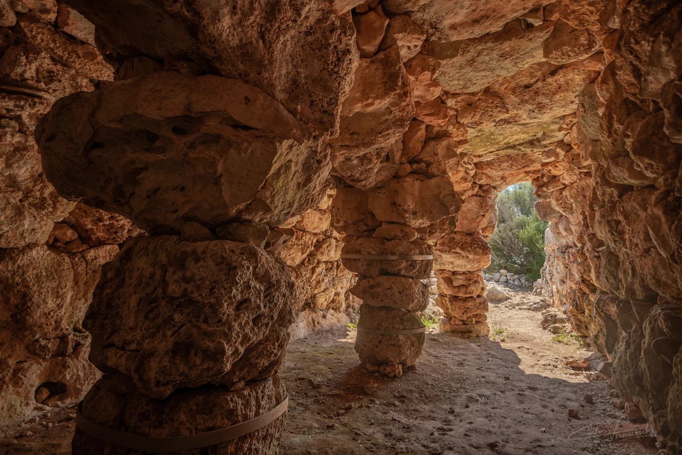 Sa Cova des Moro, Son Mercer de Baix, Menorca, Minorca, talaiot, talayot, talayótico, talaiótico, talaiòtic, talaiotic, talayotic