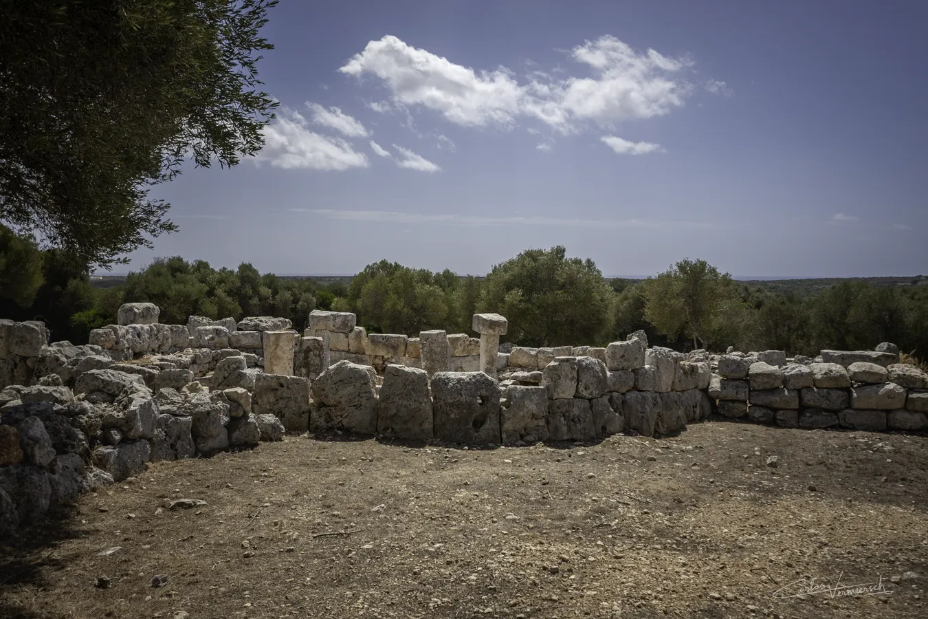 Torre d'en Galmés, Torre d'en Gaumés, Menorca, Minorca, taula, talaiot, talayot, talayótico, talaiótico, talaiòtic, talaiotic, talayotic