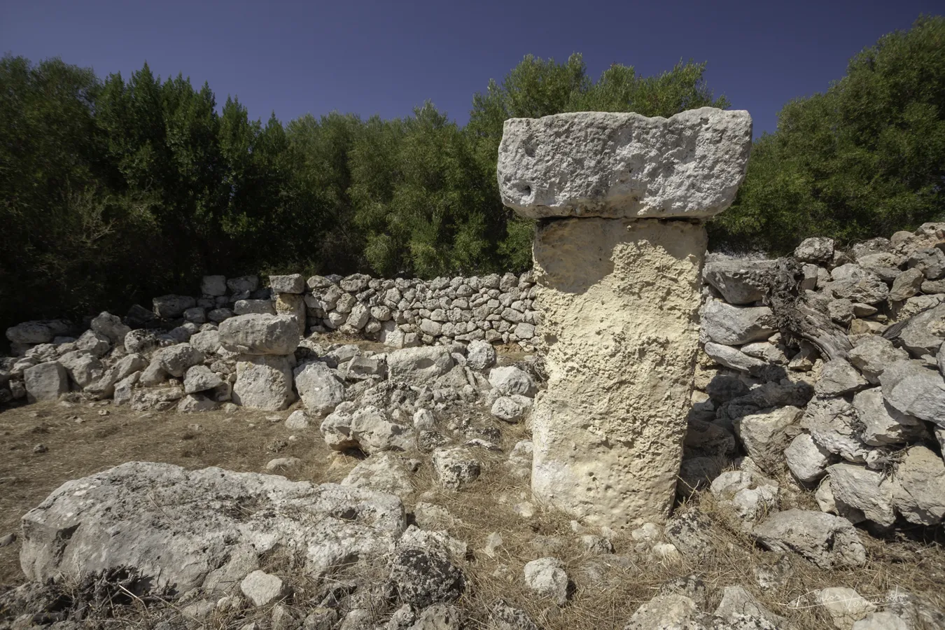 Talaiot, talayot, Ses Bigues de Mata, Sant Agustí Vell, Menorca, Minorca, talaiótico, talayótico, talaiòtic