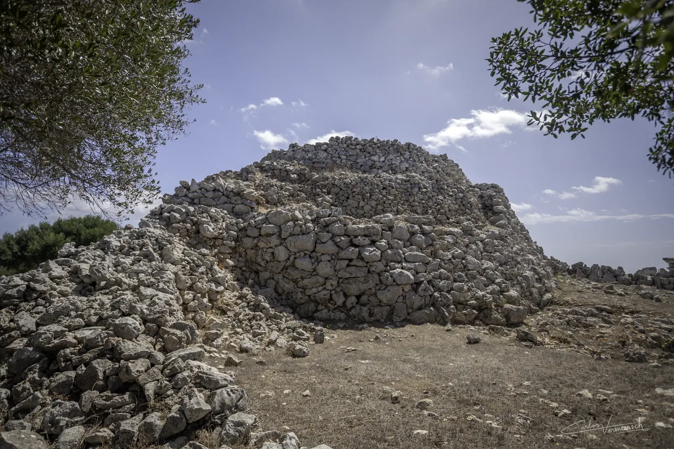 Torre d'en Galmés, Torre d'en Gaumés, Menorca, Minorca, taula, talaiot, talayot, talayótico, talaiótico, talaiòtic, talaiotic, talayotic