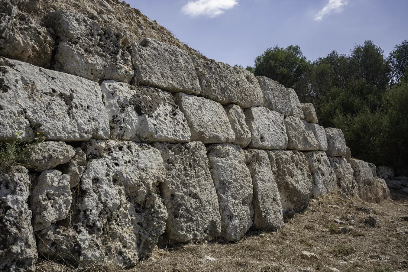 Sa Cova des Moro, Son Mercer de Baix, Menorca, Minorca, talaiot, talayot, talayótico, talaiótico, talaiòtic, talaiotic, talayotic