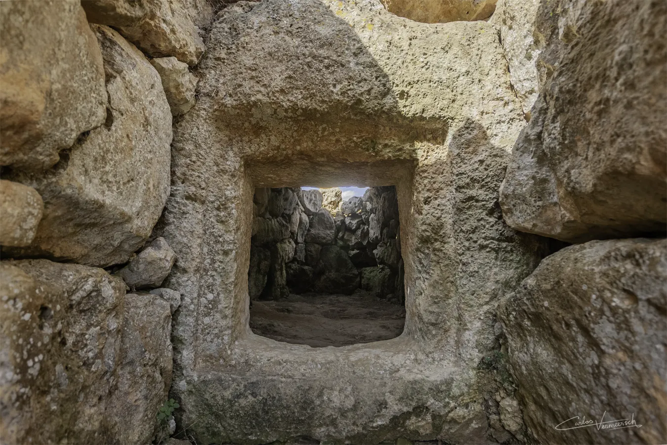 Rafal Rubí, Menorca, Minorca, taula, talaiot, talayot, talayótico, talaiótico, talaiòtic, talaiotic, talayotic, navetiform, naviform, navetiforme, naviforme, Cartailhac circle, círculo de Cartailhac, cercle de Cartailhac