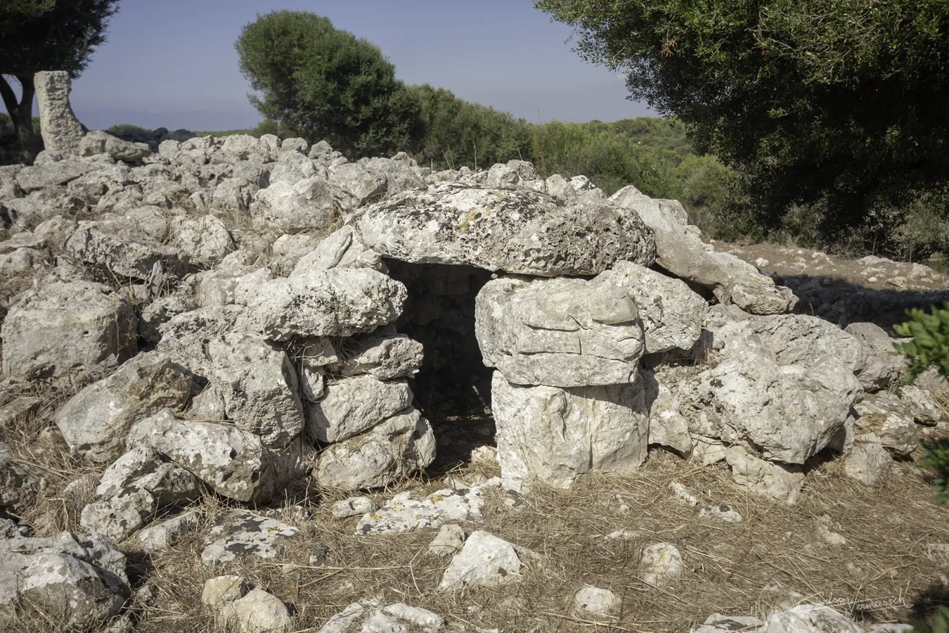 Talaiot, talayot, Ses Bigues de Mata, Sant Agustí Vell, Menorca, Minorca, talaiótico, talayótico, talaiòtic