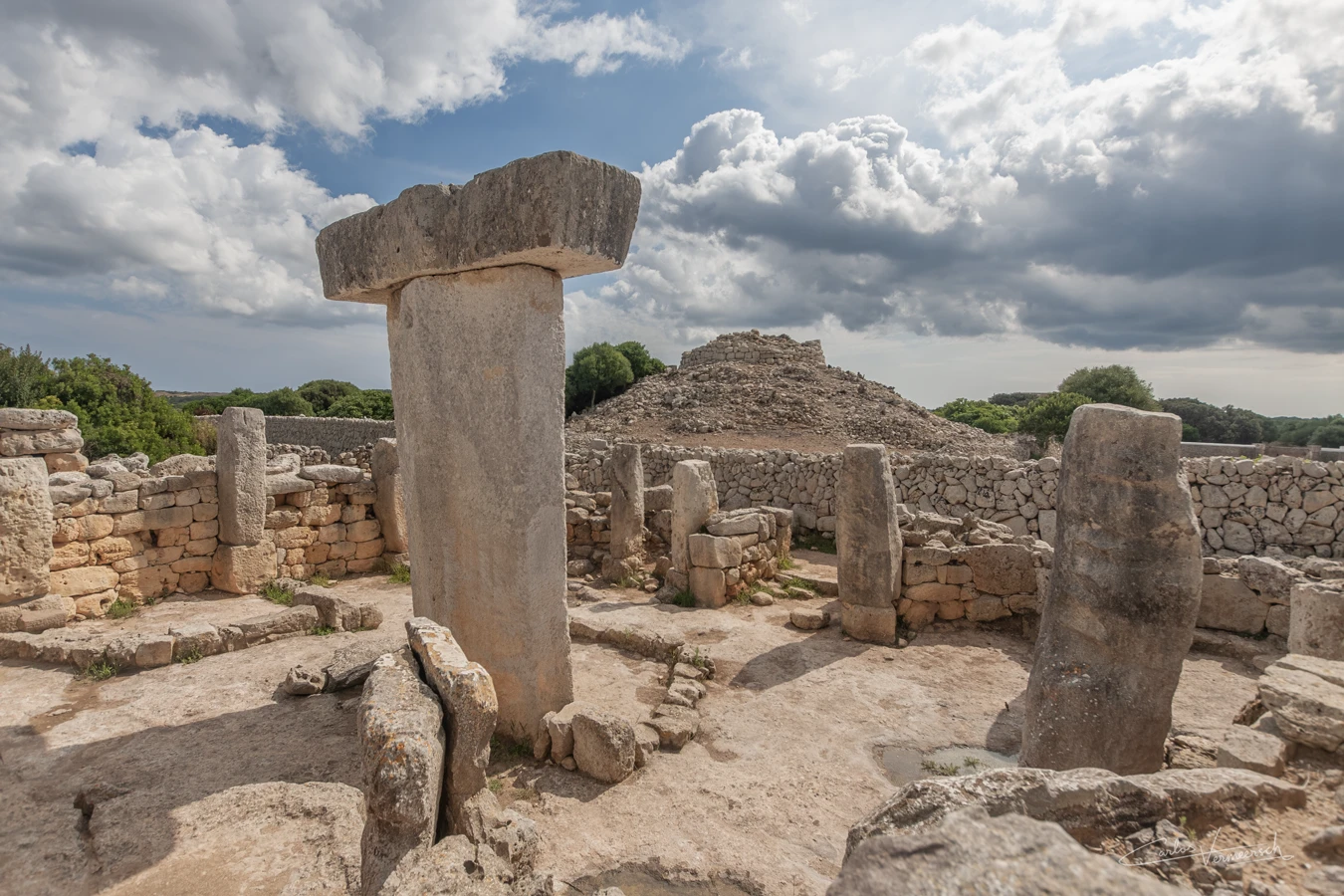 Torralba d'en Salord, Torralba d'en Salort, Menorca, Minorca, taula, talaiot, talayot, talayótico, talaiótico, talaiòtic, talaiotic, talayotic