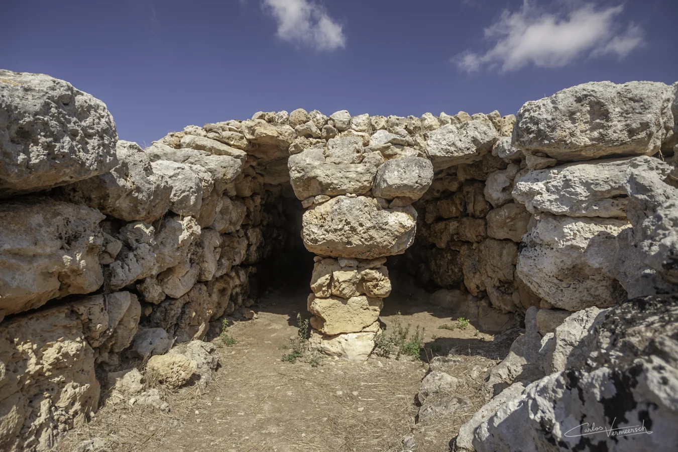 Sa Cova des Moro, Son Mercer de Baix, Menorca, Minorca, talaiot, talayot, talayótico, talaiótico, talaiòtic, talaiotic, talayotic