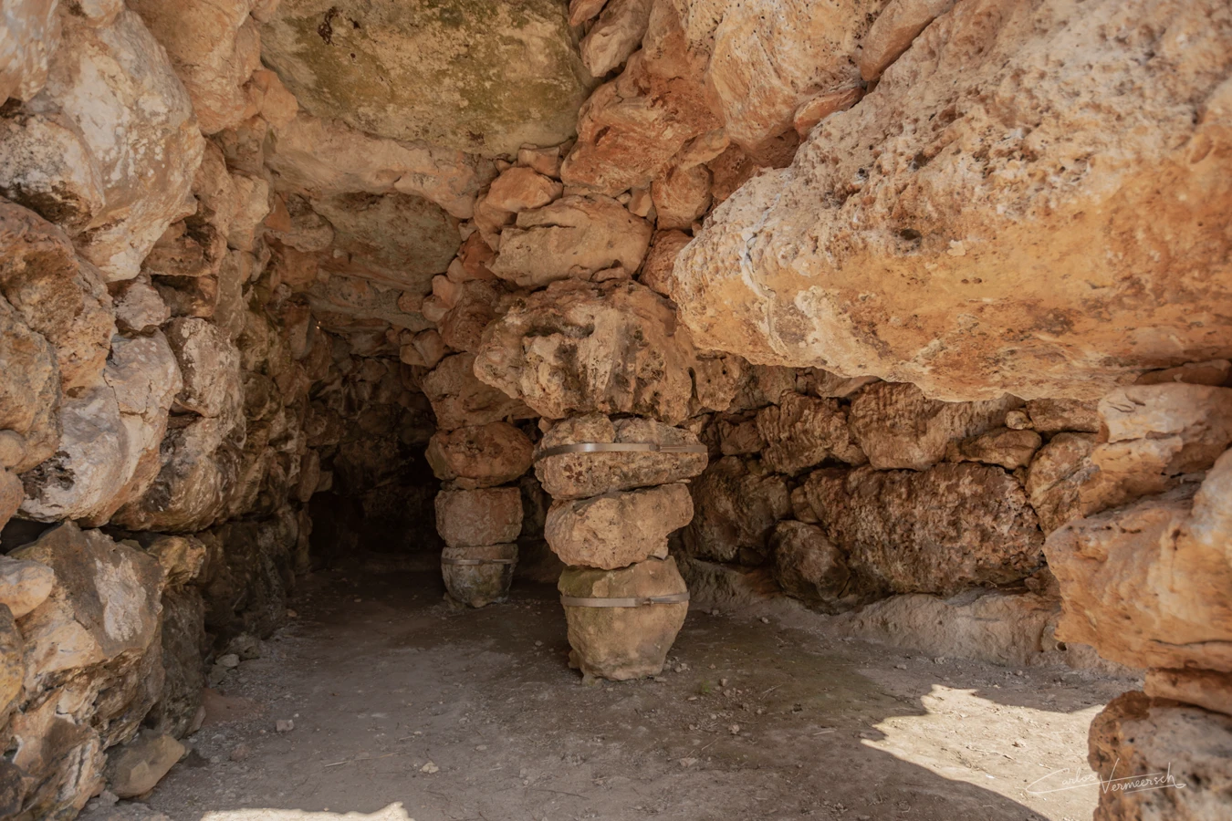 Sa Cova des Moro, Son Mercer de Baix, Menorca, Minorca, talaiot, talayot, talayótico, talaiótico, talaiòtic, talaiotic, talayotic