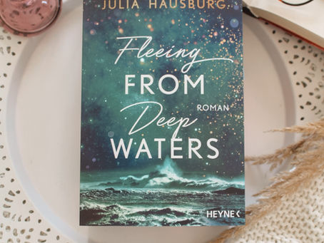 Fleeing From Deep Waters von Julia Hausburg