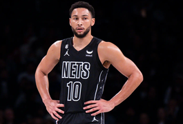 Fearful Simmons asks staffer to check under bed for free throws before turning off lights