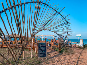 Selina Beach Bar, a beira da Praia Mole