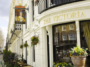 Um dos Pubs mais antigos de Londres: O charmoso Victoria Pub