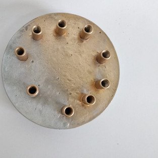 חנוכיה מבטון | עיצוב בבטון| סדנאות יצירה | GRAYISH & CO.