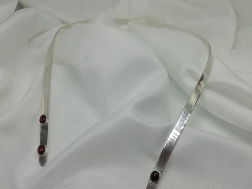 Handmade Exclusive to Kristaval Keepsakes this stunning sterling silver necklace