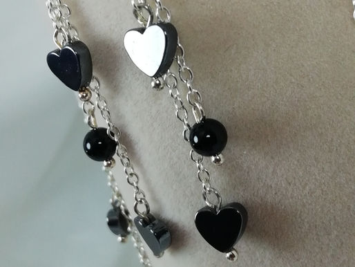 Handmade Dainty hematite hearts and black onyx beads earrings
