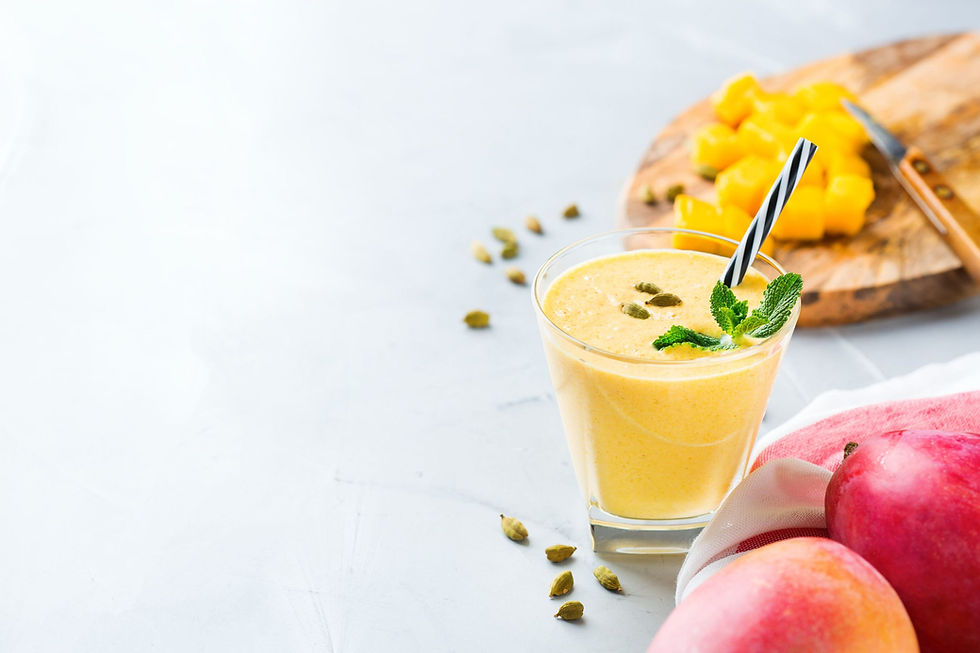 Waarom wordt fruit met zuivel binnen de Ayurveda afgeraden… en waarom is een mango lassi dan wel geschikt?