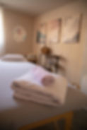 Cabinet de massage table et linge iyashi massotherapie