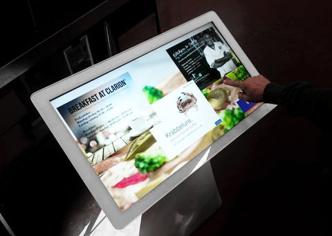 Digital stander med menuoversigt