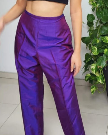 Pantalon metalico morado