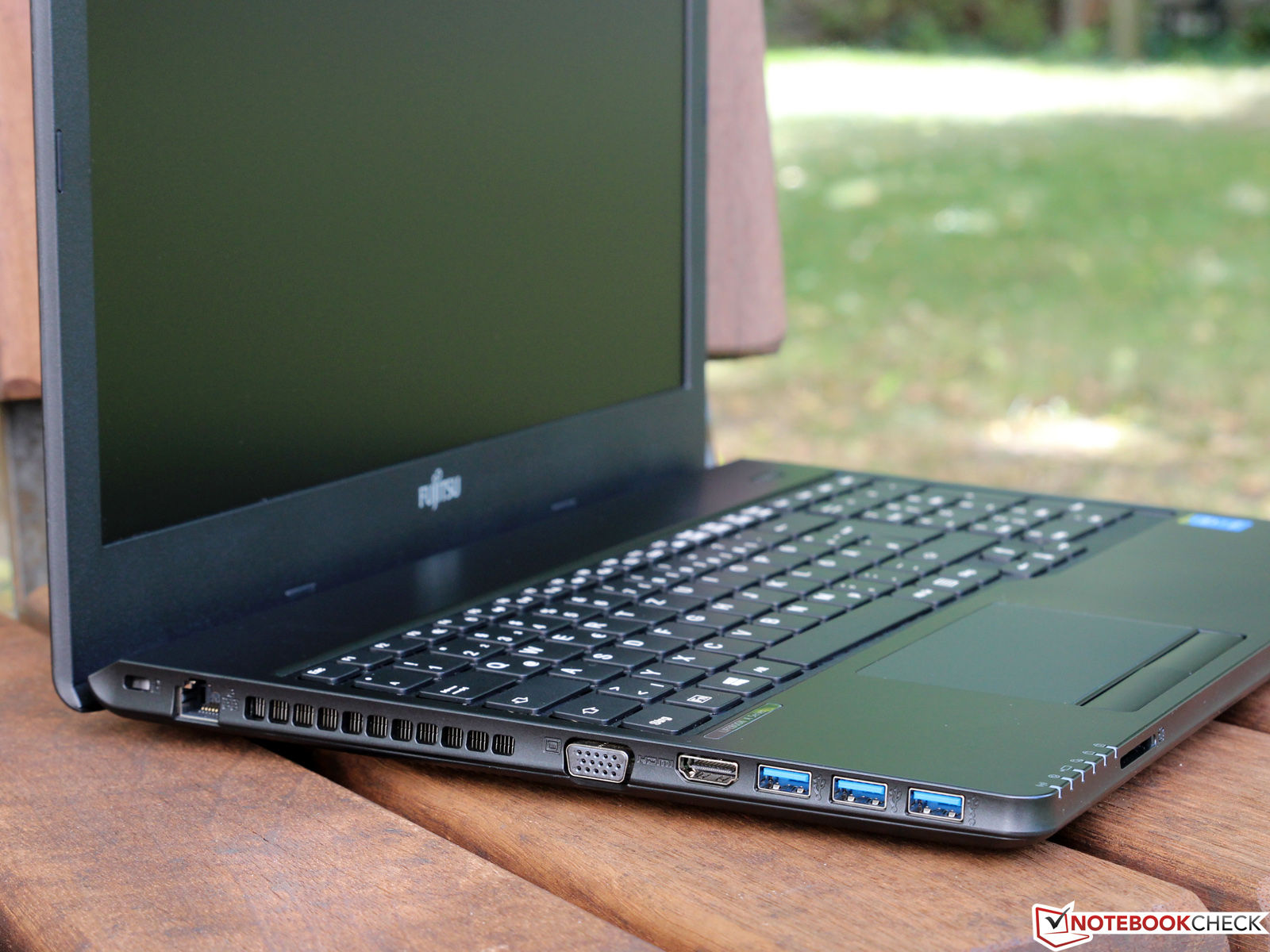 FUJITSU LifeBook A555 series