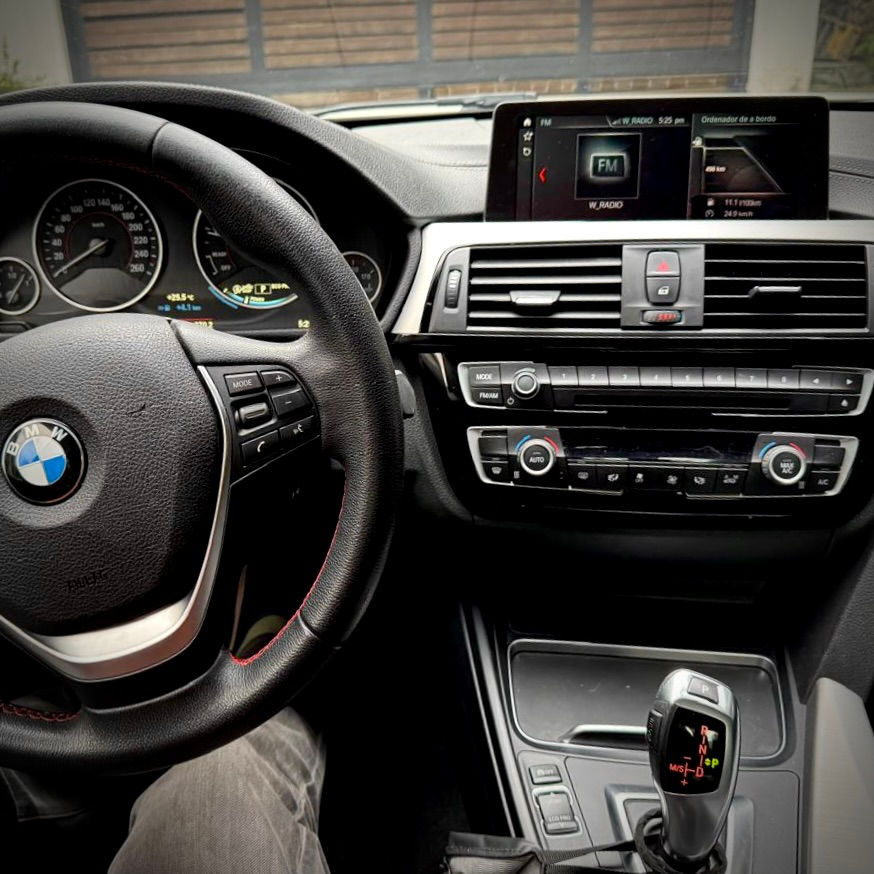 Miniatura: BMW 318i exclusive 2015