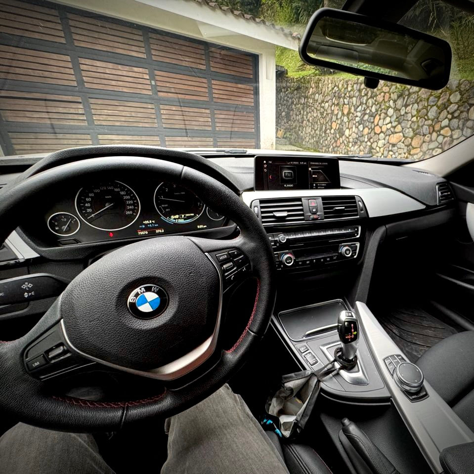 Miniatura: BMW 318i exclusive 2015