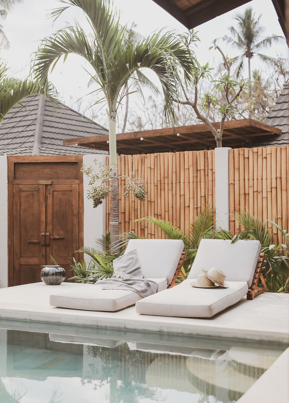 the best private modern villas in Gili Air