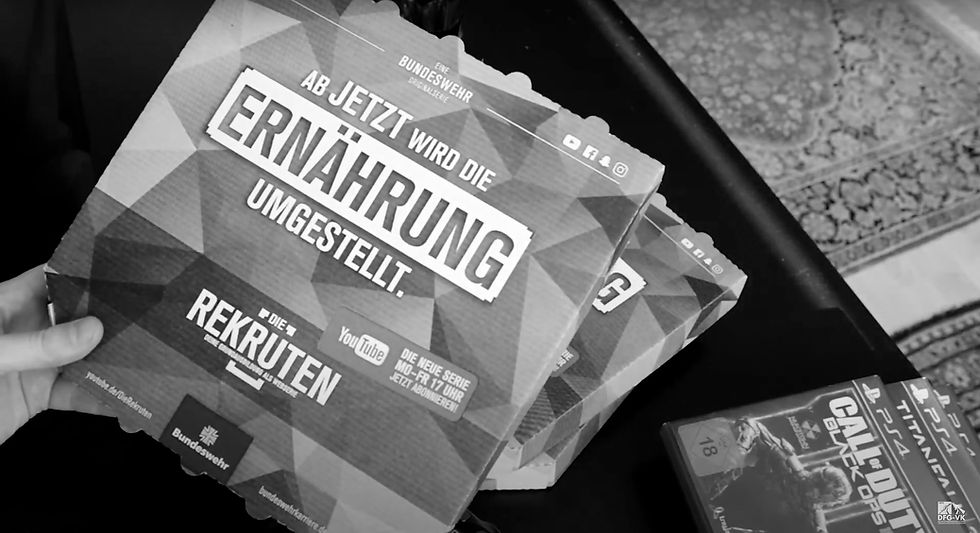 Werbung für die Bundeswehr-Serie "Die Rekruten" auf Pizzakartons