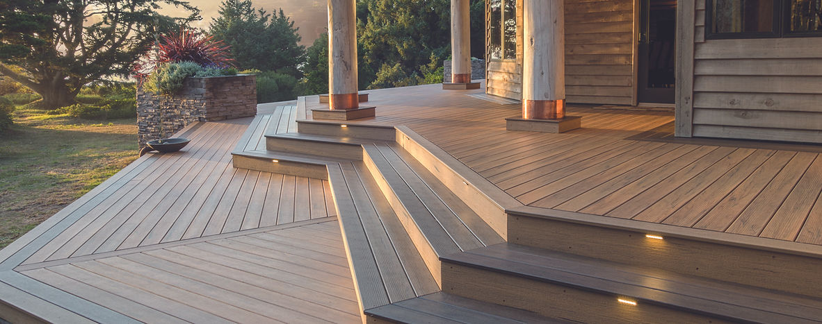 Ashland, Oregon custom composite deck with open stairs