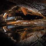 grottes de lacave.jpg