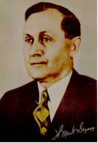 Reverendo William Mark Sexson, acima, fundador da Ordem Internacional do Arco-Íris para Meninas.