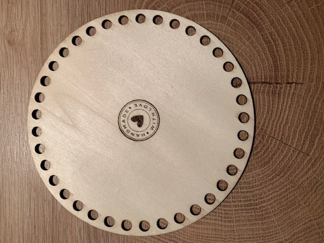 Miniaturbild: DIY Häkelboden aus Lindenholz – rund – "Schlüssel Schüssel"