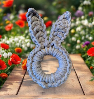 Miniaturbild: Osterhäschen-Ring – handgemachte Osterdeko aus Makramee
