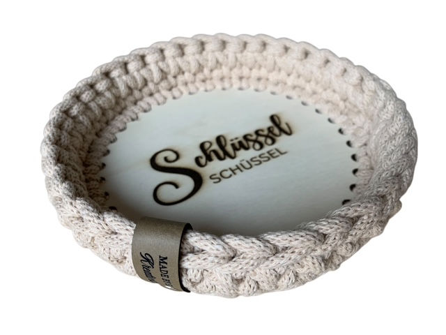 Miniaturbild: Schlüsselschüssel handgemacht - Schlüsselablage aus Holz mit Gravur