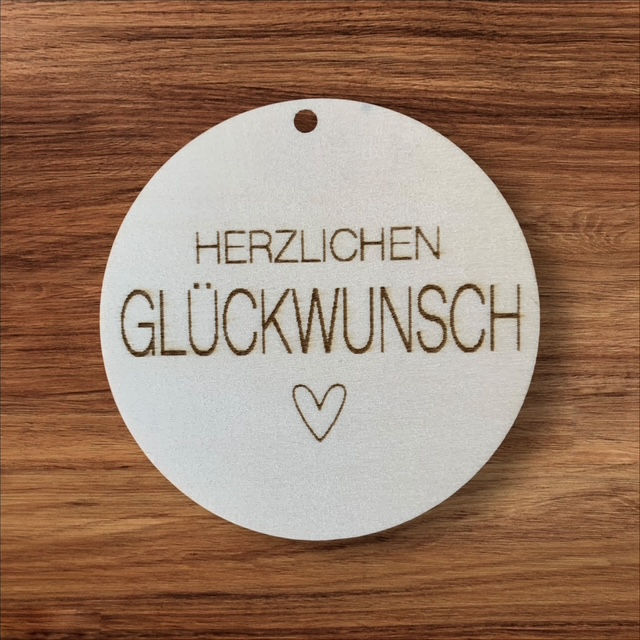 Miniaturbild: Holzanhänger mit Gravur | Personalisierte Geschenkeanhänger