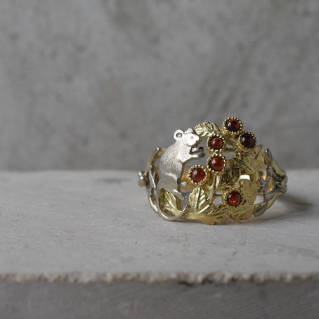 a mouse and hawthorn ring 