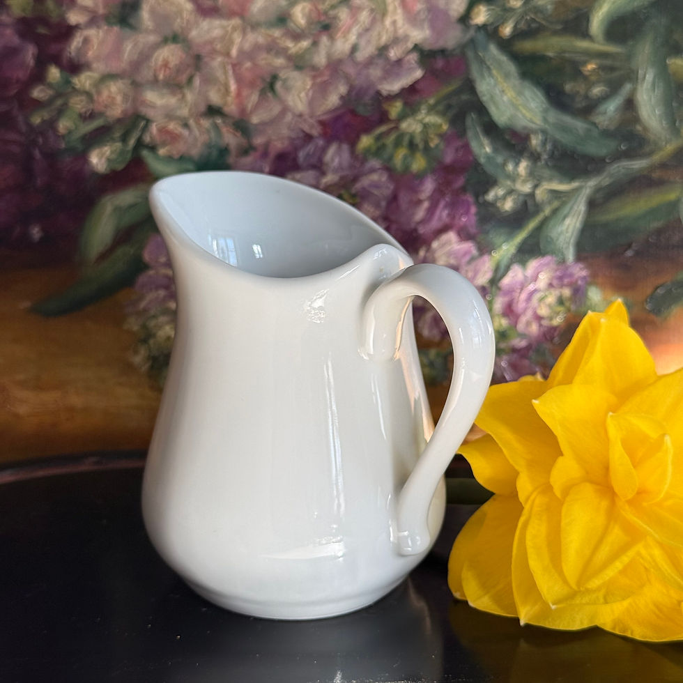 Miniature : French white porcelain café creamers Apilco and Tradition