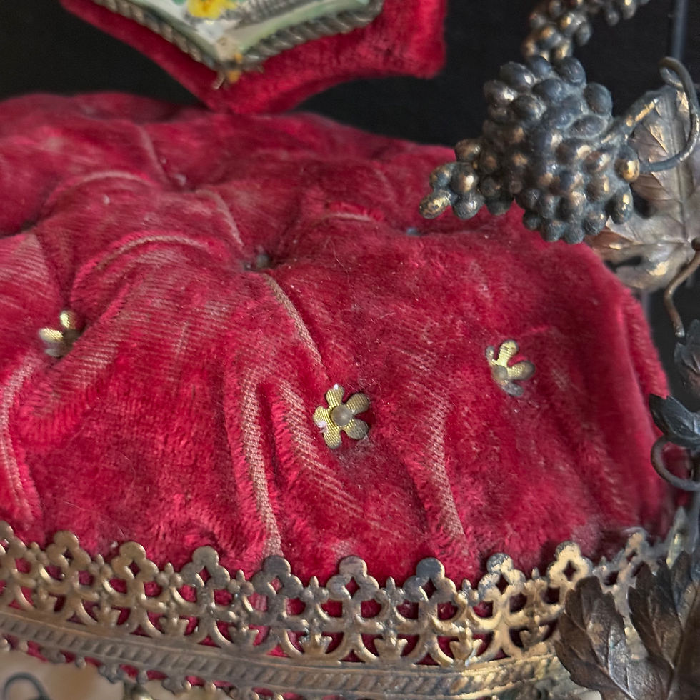 Thumbnail: Antique ormolu and velvet wedding stand for couronne de mariage