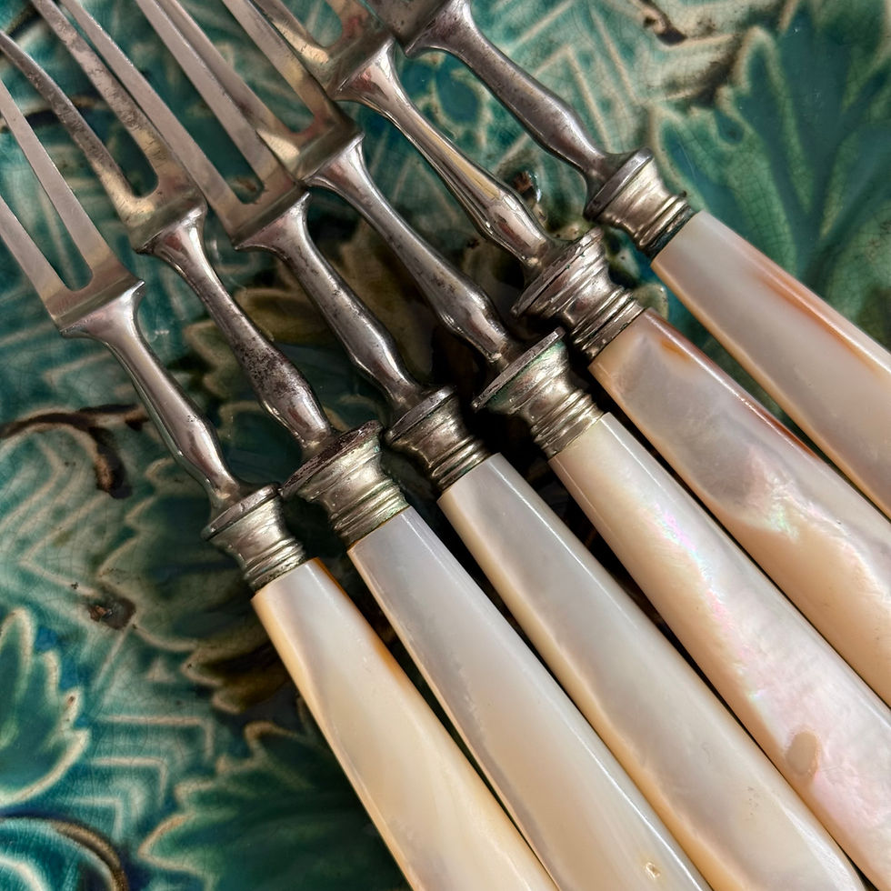 Miniature : Set of 6 mother of pearl escargot forks