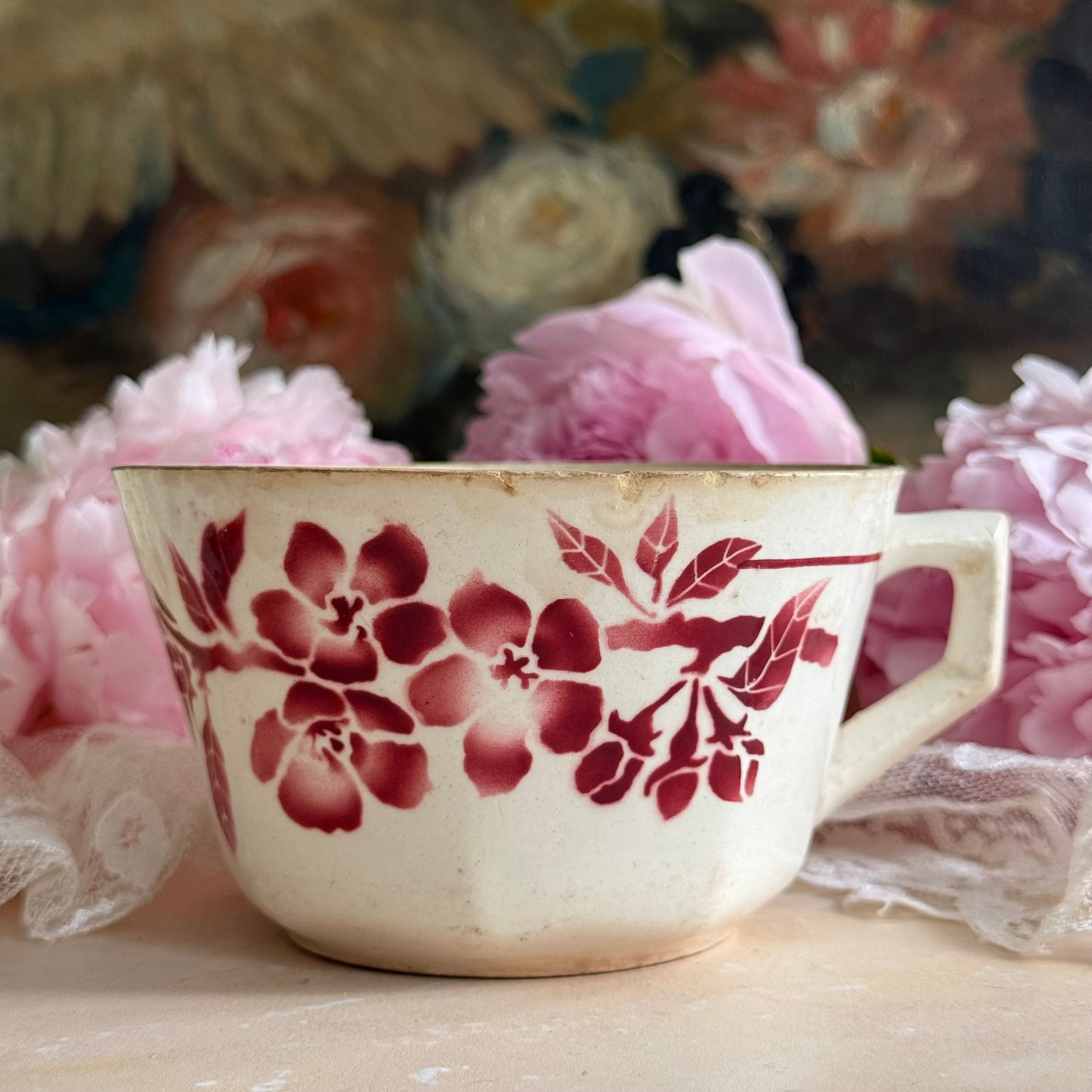 Sweet red blossom French chocolate cup