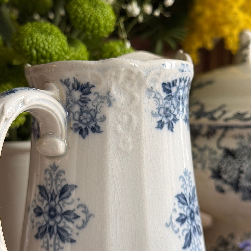 Miniature : Sarreguemines Aida elegant pitcher.