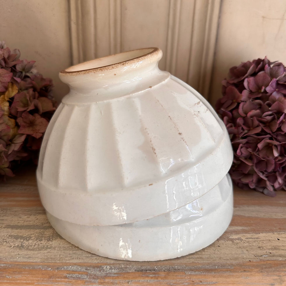 Miniature : Pair of white cafe au lait bowls gorgeously timeworn