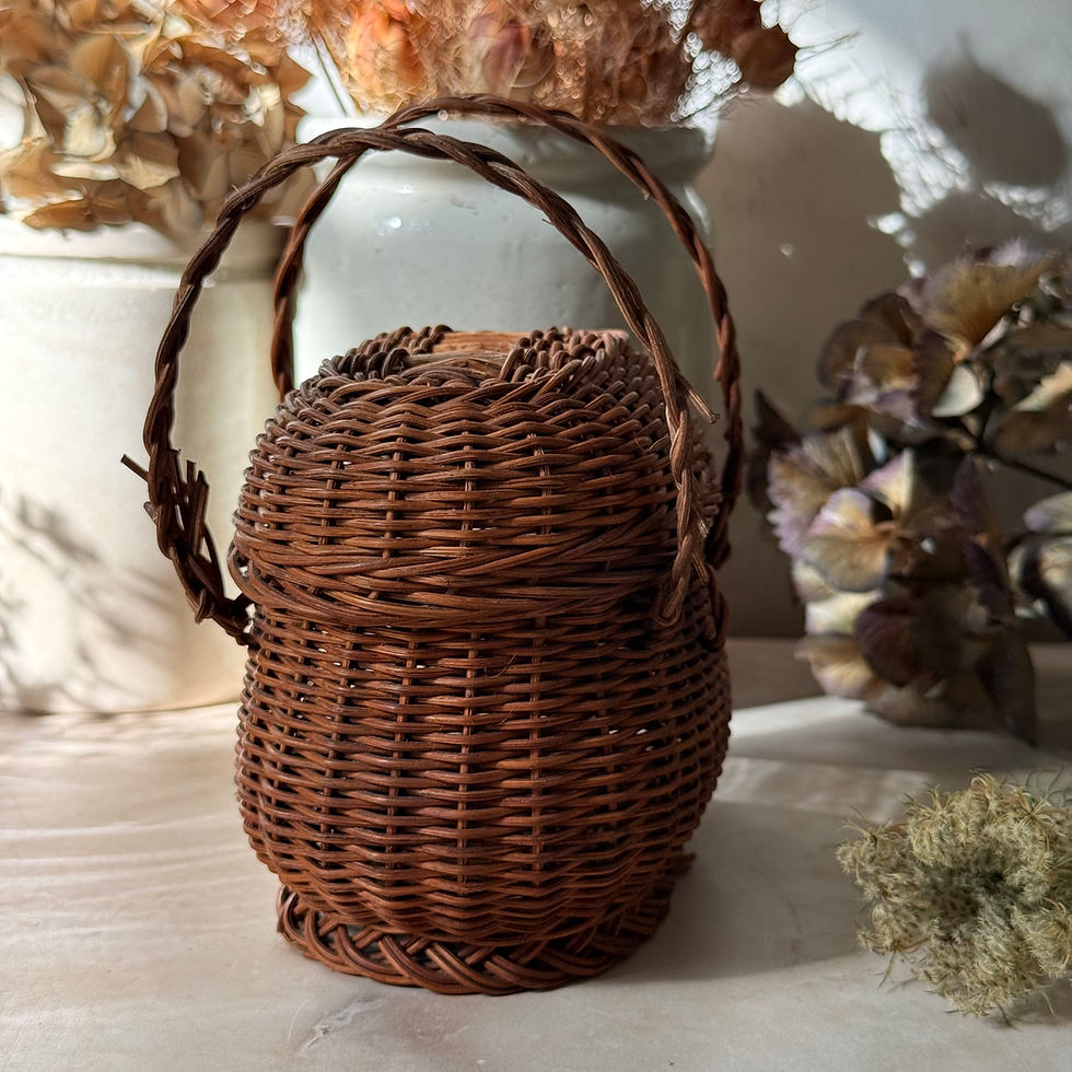 Miniature : Doll's wicker Bressan  market basket