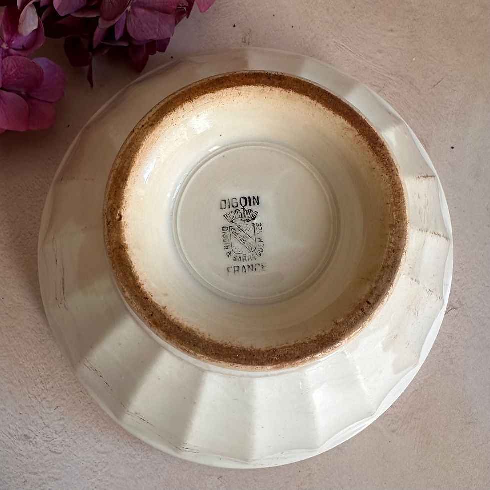 Miniature : Pair of white cafe au lait bowls gorgeously timeworn