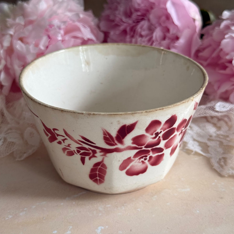Thumbnail: Sweet red blossom French chocolate cup