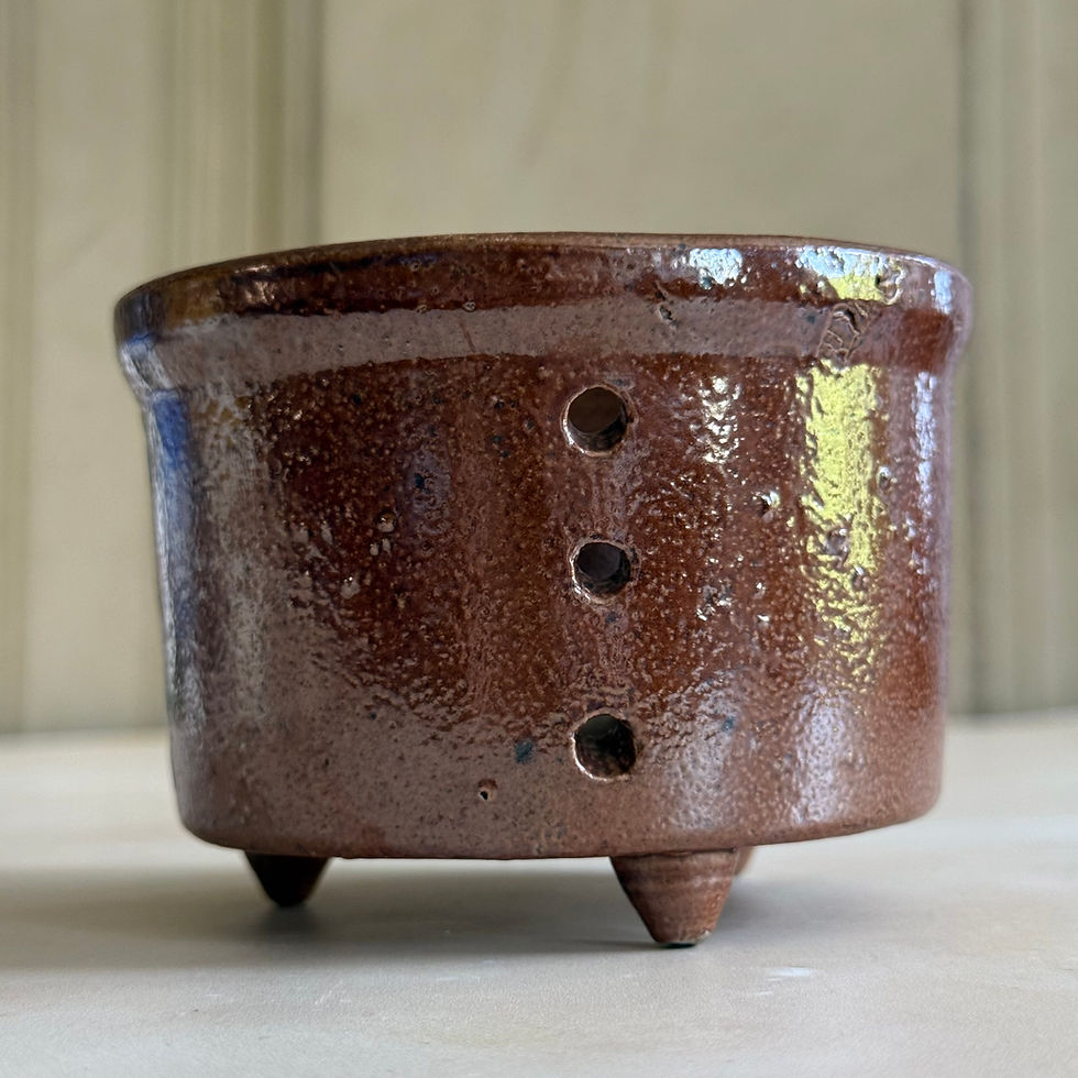 Miniature : Small artisan made terracotta faisselle strainer with feet