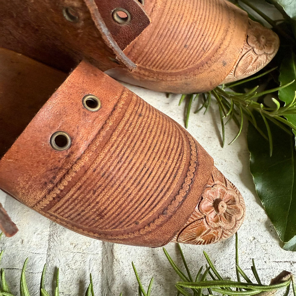 Miniature : French child's folk clogs or sabots